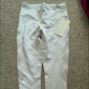 White 90 degrees workout leggings